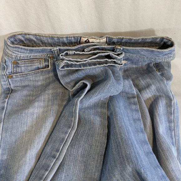 So “Wear It Declare It” Jeans in Aquarius wash. size 1! EUC! - Picture 13 of 13